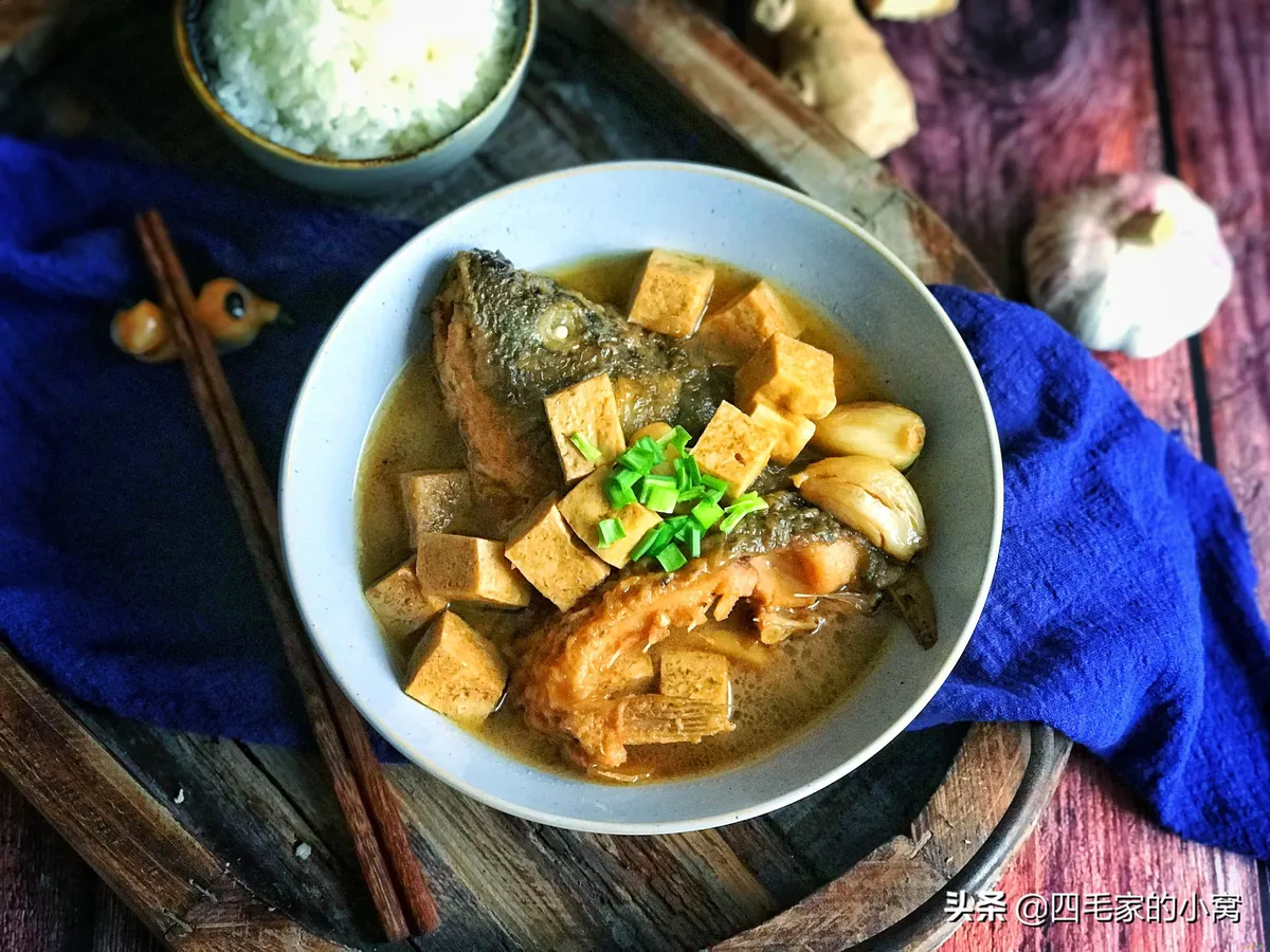 排骨炖鲤鱼家常做法_家常炖鲤鱼的做法_炖鲤鱼家常做法大全