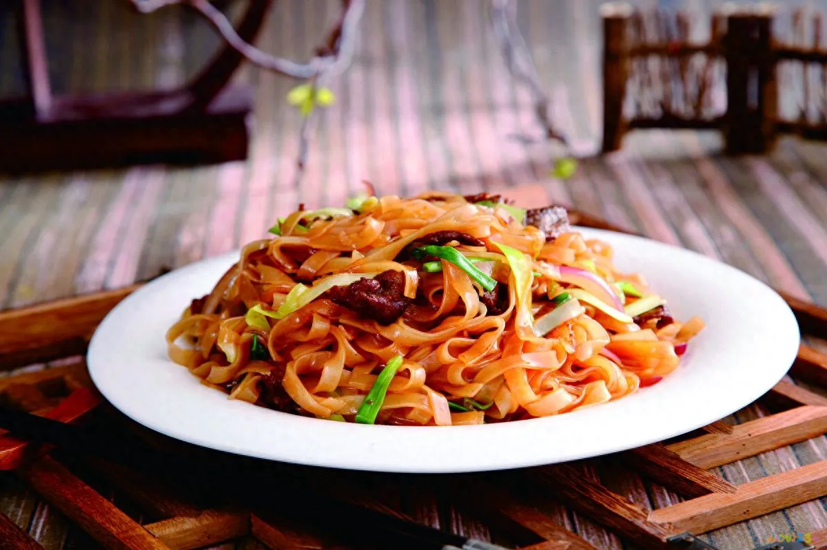 闷饼丝的家常做法_怎么闷饼丝好吃_闷饼的饼丝怎么做