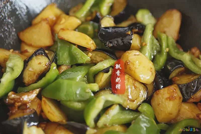 正宗地三鲜做法视频_家常地三鲜_三鲜地怎么做好吃