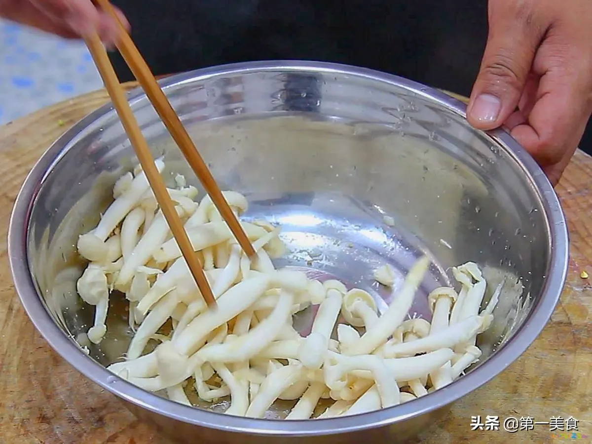 干鲍鱼菇的家常做法_白雪菇的家常做法_凉拌白雪菇的做法大全