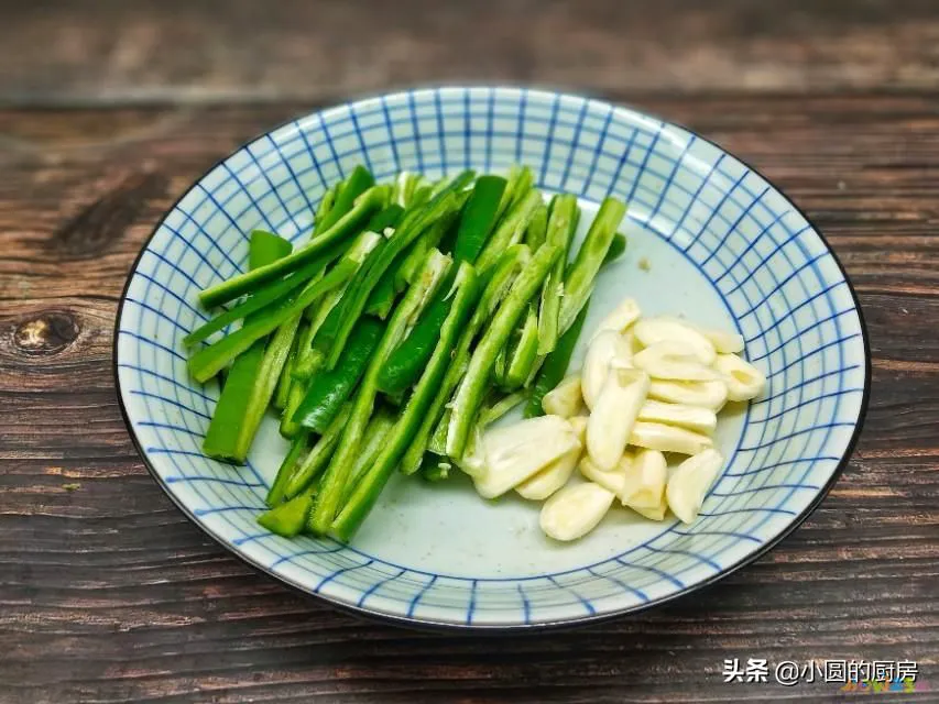 白雪菇的家常做法_神农白雪菇的做法_肉炒白玉菇的家常做法