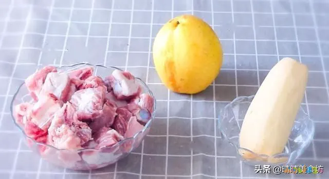 高压锅排骨炖藕的做法_排骨炖藕的家常做法_排骨炖藕的家常做法