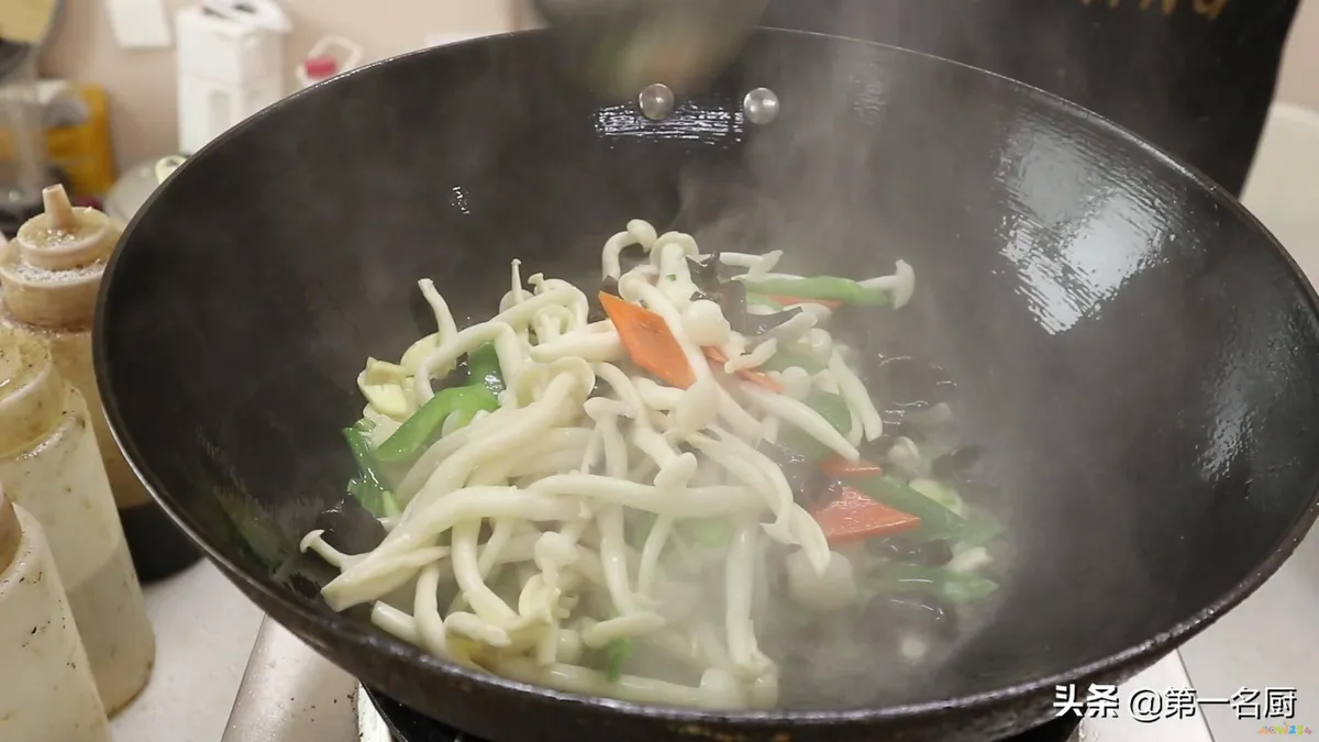 白雪菇的家常做法_珊瑚菇的家常做法_肉炒菇的家常做法