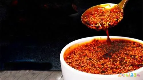 辣椒油的家常做法_油腌辣椒的家常做法_腌青辣椒家常做法