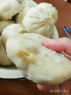 白菜焖饼的家常做法_白菜家常做法焖饼视频_白菜家常做法焖饼怎么做