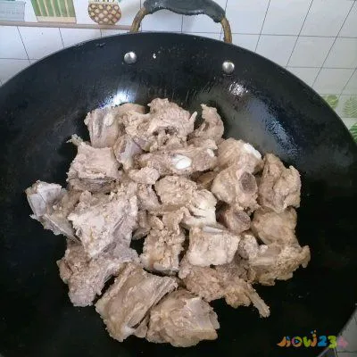 排骨汤的做法（一学就简单上手的清炖排骨汤）
