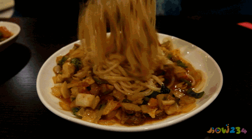 碎肉拌面的家常做法_芝麻酱拌面的家常做法_大盘鸡拌面家常做法