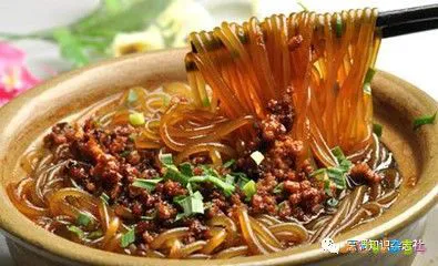 东北鸡肉炖粉条的做法_鸡肉炖粉条家常做法_土豆鸡肉炖粉条的做法