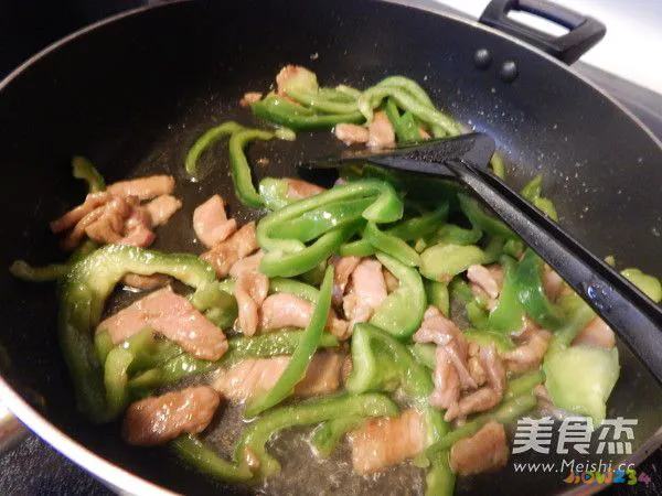 湿热可以吃一点辣椒的菜_没有辣椒的家常菜_辣椒炒肉丝的家常做法