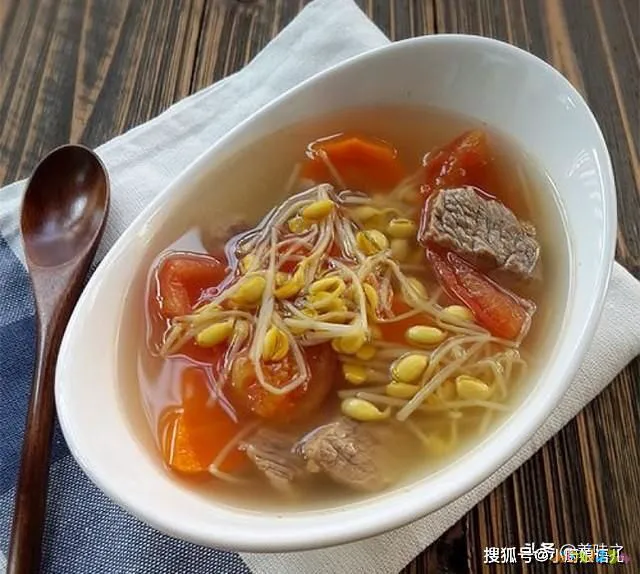 番茄炖牛肉家常做法_土豆蕃茄炖牛肉家常做法_炖牛肉的家常做法