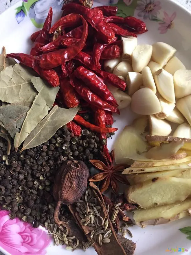 红烧鸡爪最好吃做法_家常红烧鸡爪_红烧鸡爪家常做法