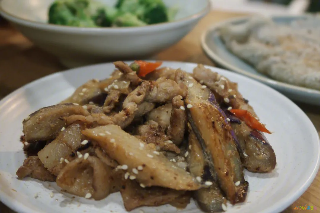 肉炒长豆角的家常做法_长豆角炒肉的家常做法_肉炒豆角丝的家常做法