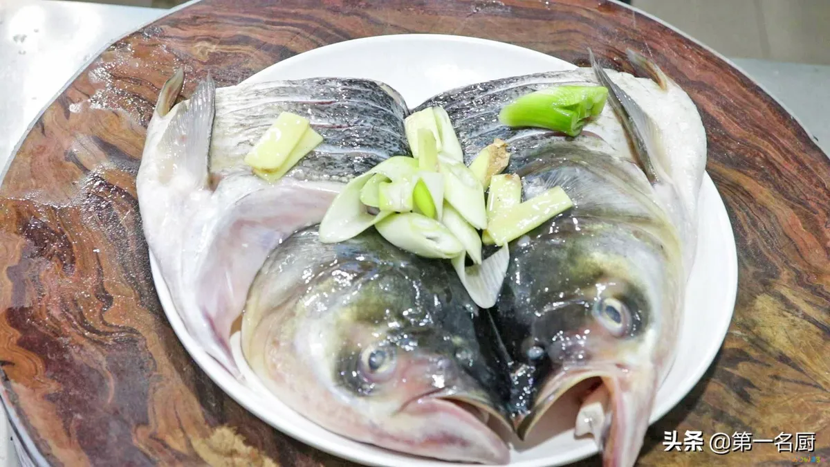 家常鱼头做法剁椒怎么做_鱼头怎么做好吃剁椒鱼_剁椒鱼头的家常做法