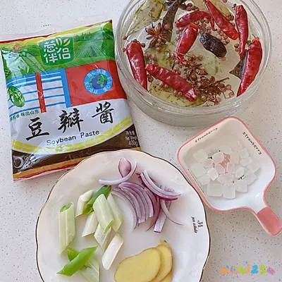 家庭酱猪蹄儿制作方法窍门_家常酱猪蹄的做法_酱猪蹄的家常做法