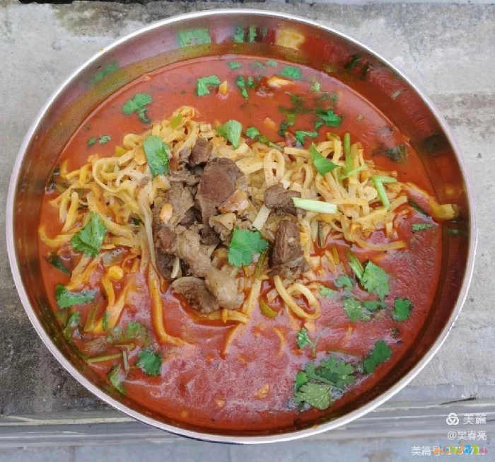 面的哨子怎么做简单又好吃_哨子面的家常做法_如何做面哨子