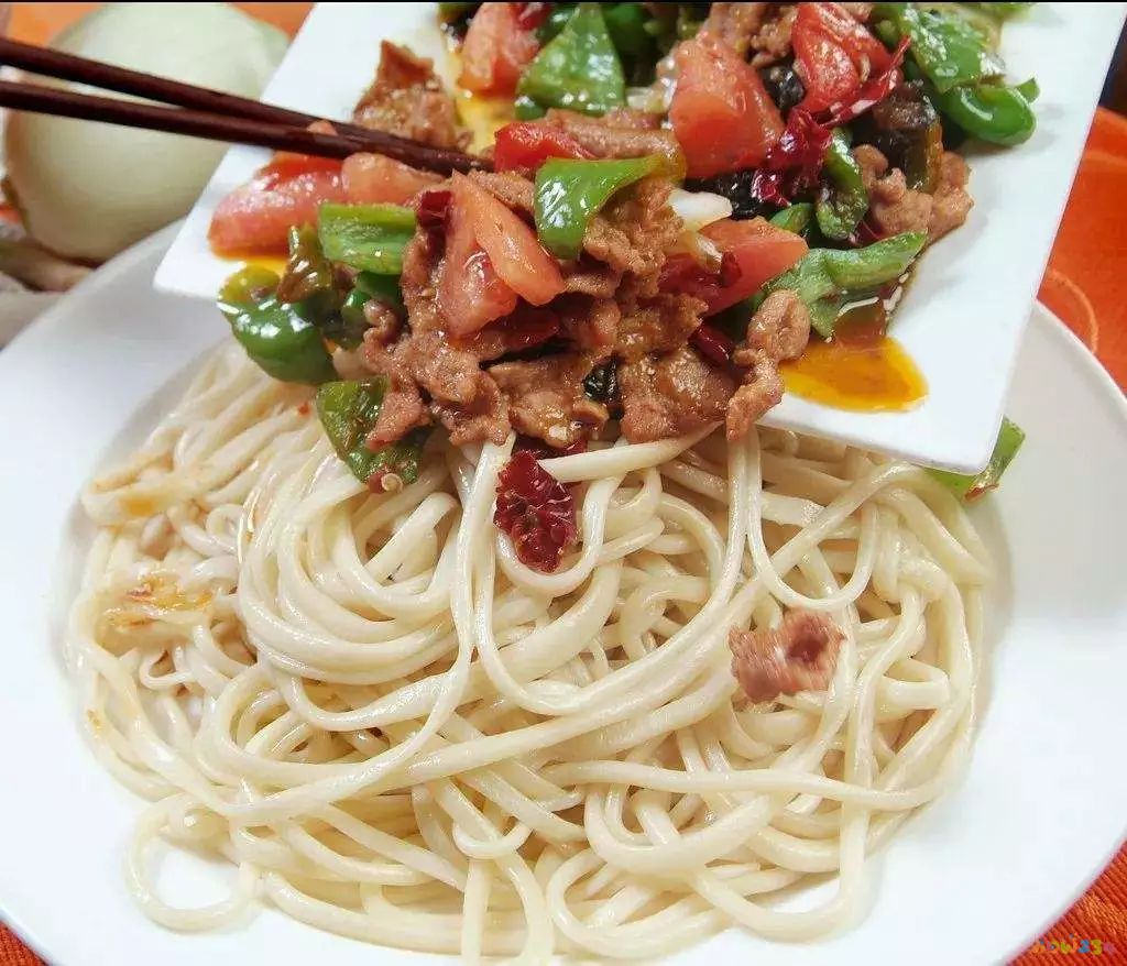 碎肉拌面的家常做法_大盘鸡拌面家常做法_芝麻酱拌面的家常做法