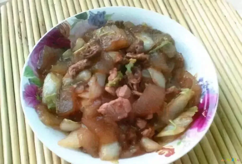 白菜焖饼的家常做法_白菜家常做法焖饼怎么做_白菜家常做法焖饼视频