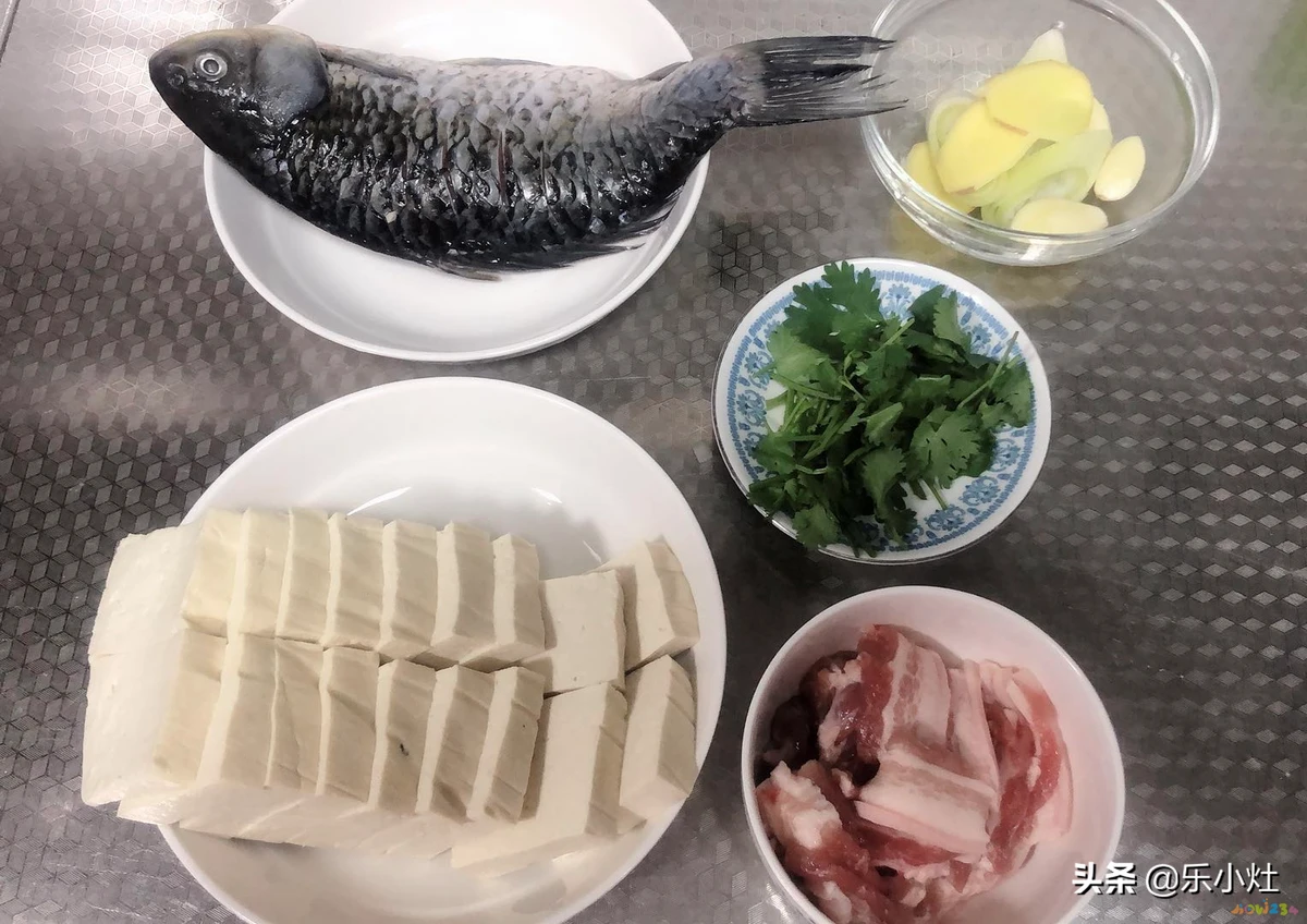 家常炖鱼的做法和步骤窍门_怎么炖鱼好吃家常做法_好吃家常做法炖鱼视频