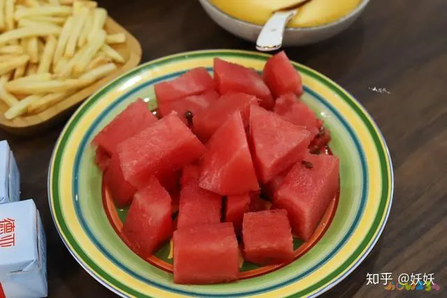 炸白薯条做法_炸辣椒酱肉的做法大全家常做法视频_炸薯条的家常做法