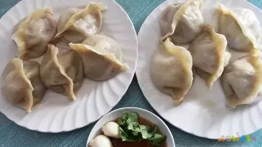 白菜家常做法焖饼视频_白菜家常做法焖饼怎么做_白菜焖饼的家常做法