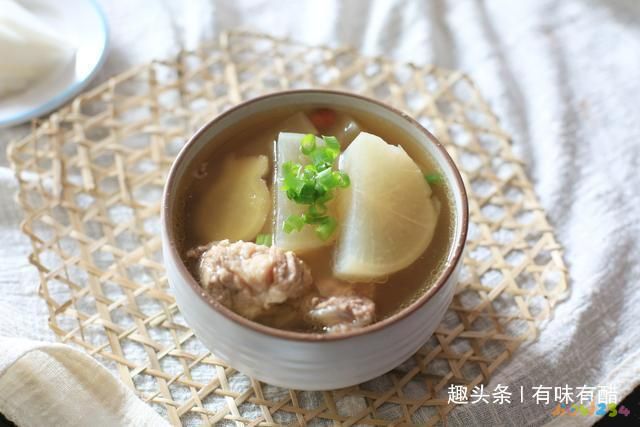 白萝卜排骨汤怎么做好吃？大神教你一招，味道好百吃不厌