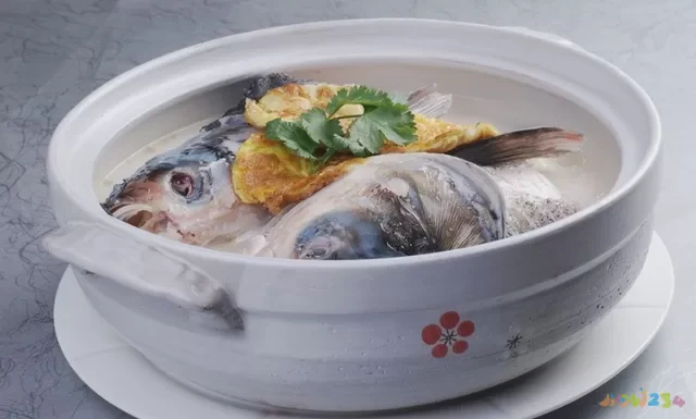豆腐鱼头汤的制作_豆腐家常鱼头汤做法大全_鱼头豆腐汤的家常做法