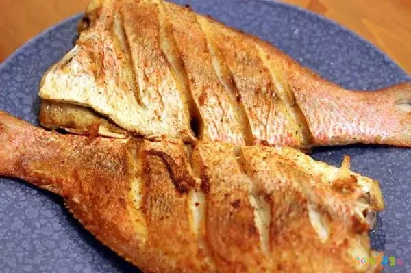 煎鳕鱼 家常_红酒柠檬煎鳕鱼_鳕鱼怎么煎不会煎散了