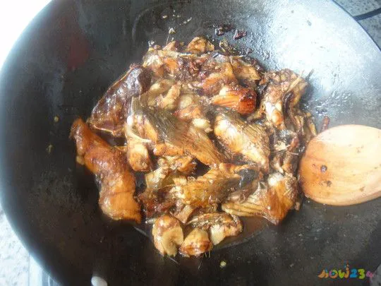 炖豆腐家常做法草鱼怎么做_豆腐炖草鱼的做法视频_草鱼炖豆腐的家常做法