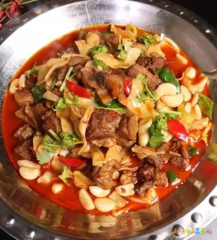 白菜焖饼的家常做法_白菜焖饼图片_白菜家常做法焖饼视频