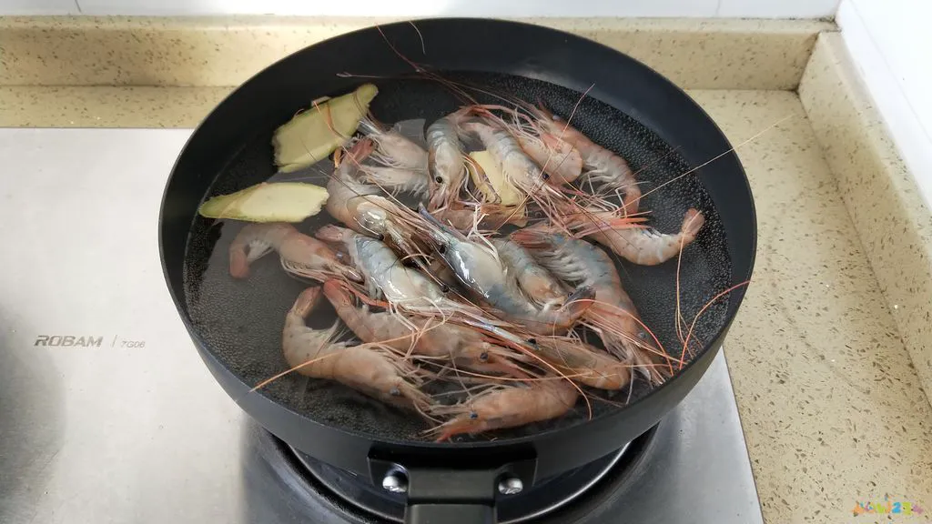 家常红烧大虾做法视频_家常红烧大虾做法窍门_红烧大虾的家常做法