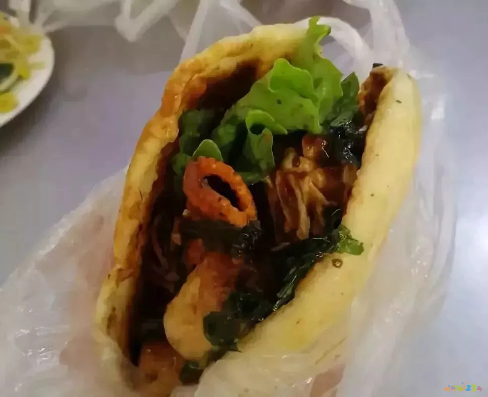 白菜家常做法焖饼视频_白菜焖饼的家常做法_白菜家常做法焖饼怎么做