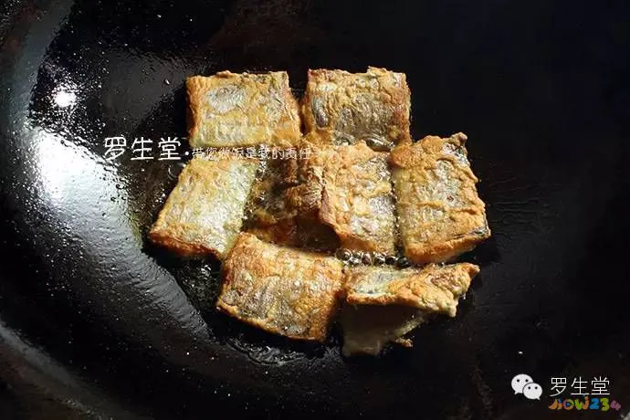 清炖刀鱼的家常做法_家常刀鱼_茼蒿烧刀鱼家常做法