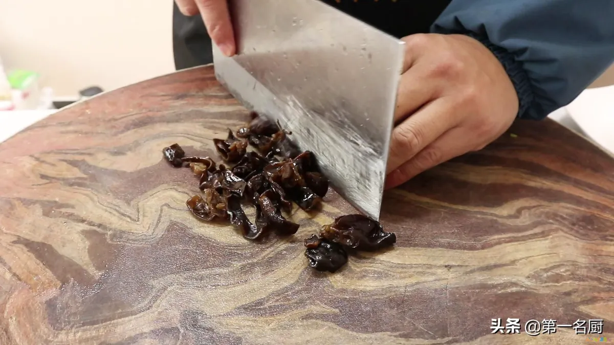 白雪菇的家常做法_肉炒菇的家常做法_珊瑚菇的家常做法
