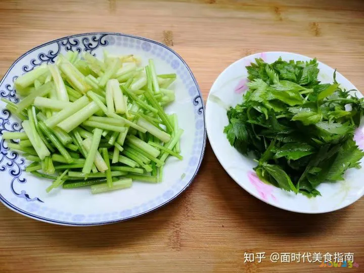 豆芽炒粉条的家常做法_芹菜炒粉条的家常做法_东北芹菜炒粉条的做法