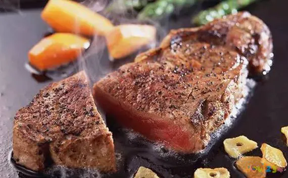 煎牛排家常做法视频_煎牛排的家常做法_在家怎么煎牛排家常做法