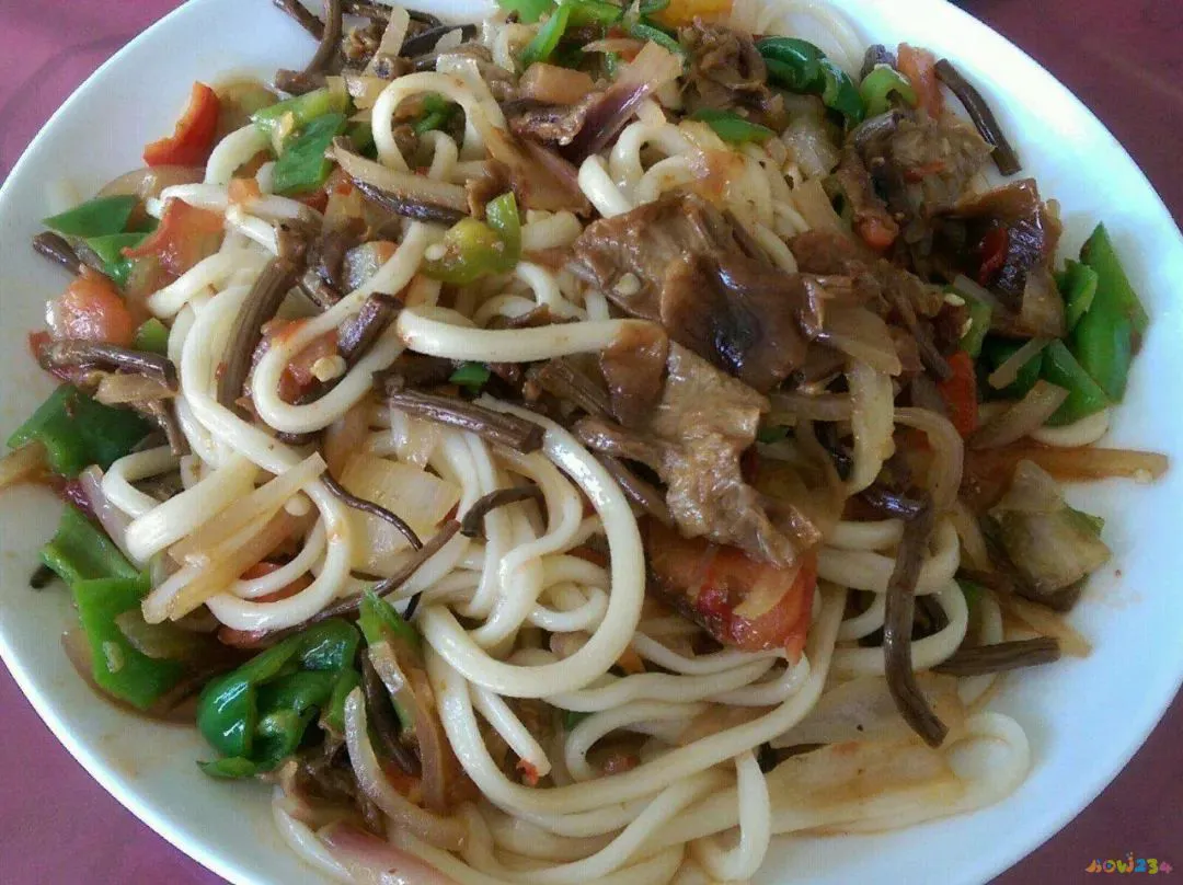 大盘鸡拌面家常做法_芝麻酱拌面的家常做法_碎肉拌面的家常做法