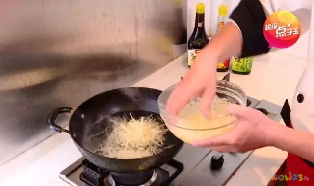 土豆丝怎么炒好吃酸辣_土豆丝的做法酸辣_酸辣土豆丝的家常做法