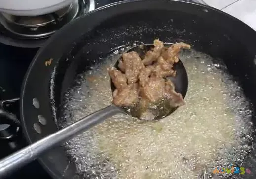 爆炒牛肉家常做法_烤牛肉的家常做法_水煮牛肉家常做法