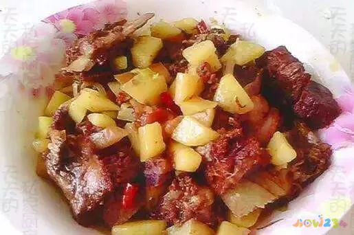 煎牛排的家常做法_在家怎么煎牛排家常做法_煎牛排家常做法步骤