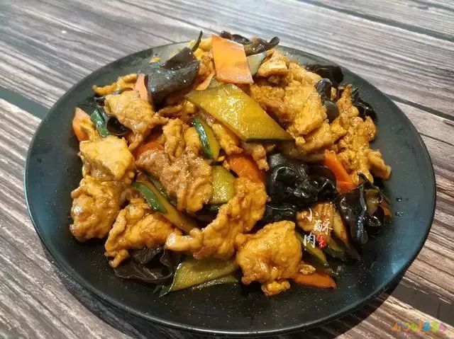 木须肉的家常做法_天津菜木须炒肉做法_红焖肉炖土豆的家常做法