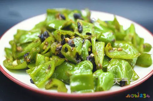 家常鱿鱼炒韭菜的做法_鱿鱼炒韭菜的做法大全_汕头鱿鱼炒韭菜的做法