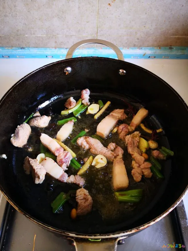 西红柿打卤面家常做法_西红柿家常做法_家常西红柿