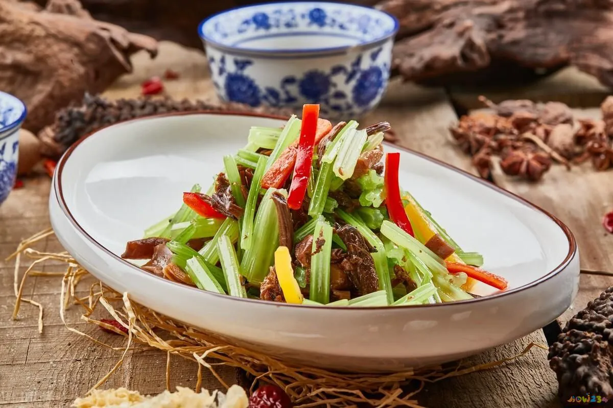 家常美食07名师快手私房菜_好吃的家常菜_盐菜回锅肉的家常做法