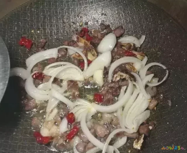 碎肉拌面的家常做法_兰州菜拌面的家常做法_脑浊乐队 碎肉拌面 吉他谱