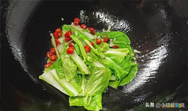 素炒蟹味菇的家常做法大全（教你素炒蟹味菇的新做法）(10)