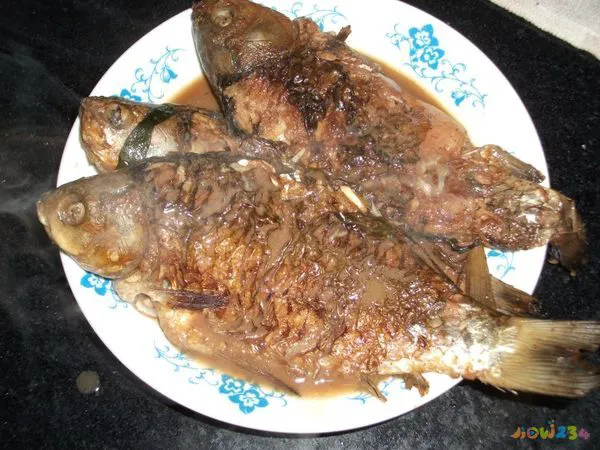 家常鲫鱼炖豆腐的做法_鲫鱼炖茄子的家常做法_炖鲫鱼的家常做法