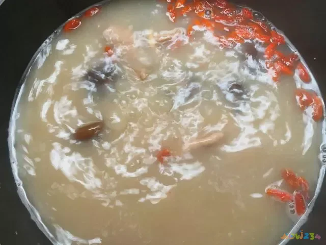 墨鱼汤怎么做好喝_墨鱼汤的家常做法_墨鱼汤的做法大全窍门