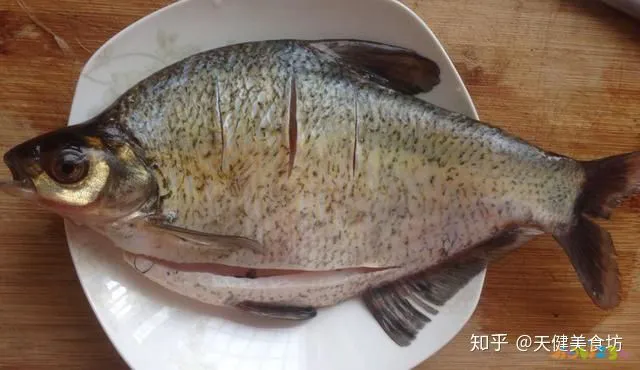 红烧梭边鱼的家常做法_东北家常海鲈鱼做法_家常梭鲈鱼的做法