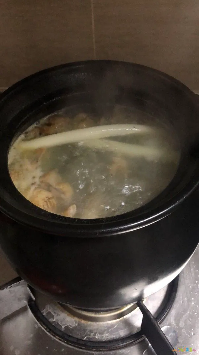 炖鲤鱼家常做法大全_家常炖鲤鱼的做法_排骨炖鲤鱼家常做法