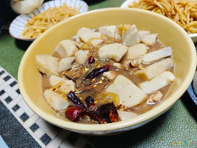 炖黄豆芽粉条的做法_黄豆芽炖粉条家常做法_黄豆芽炖粉条怎么做好吃窍门